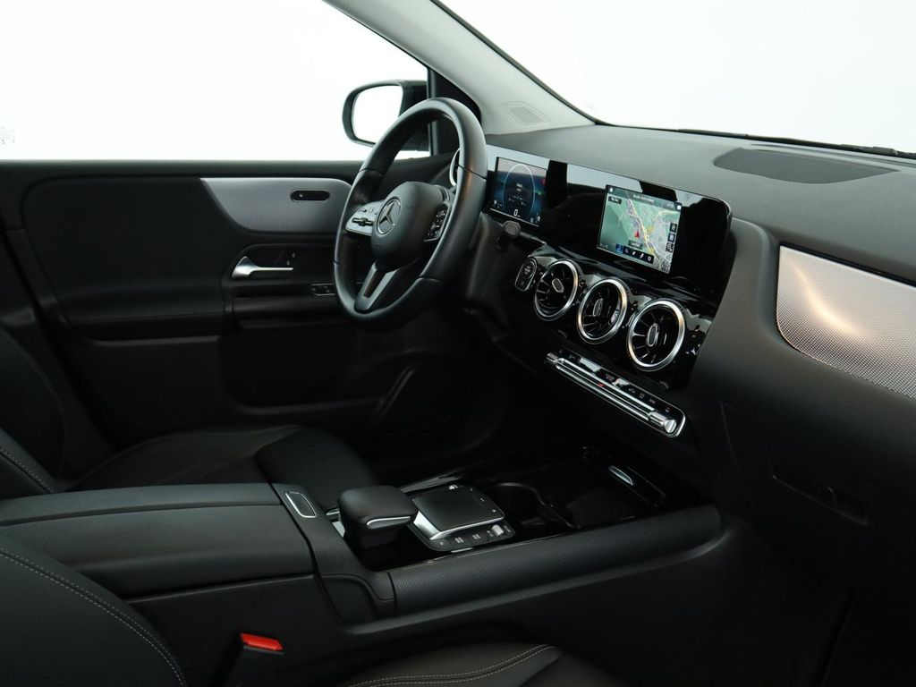 Mercedes-Benz B 180 2022