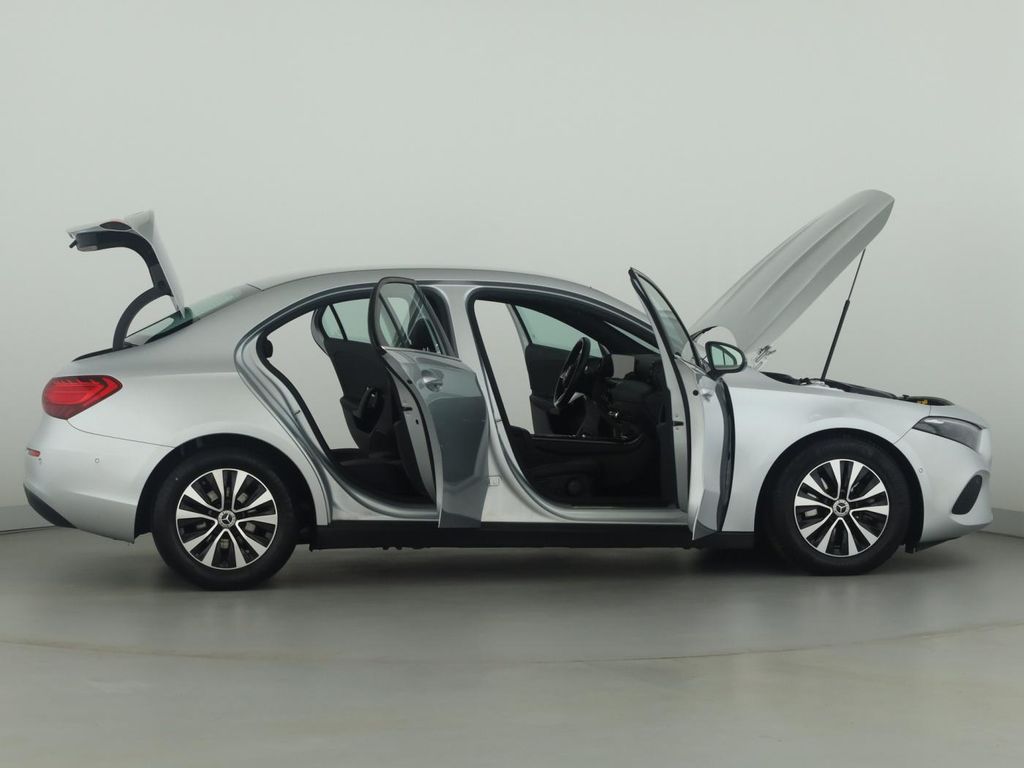 Mercedes-Benz A 180 2023