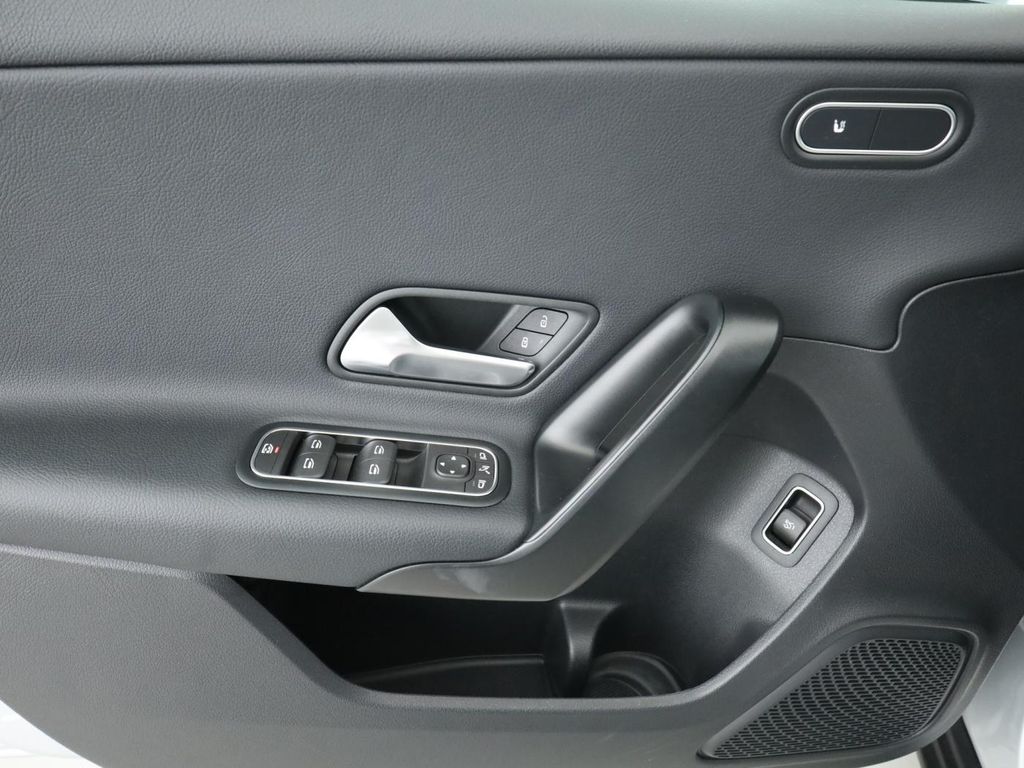 Mercedes-Benz A 180 2023