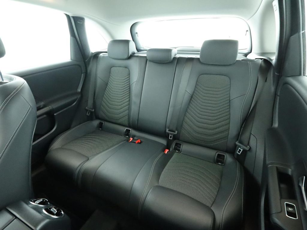 Mercedes-Benz B 180 2022