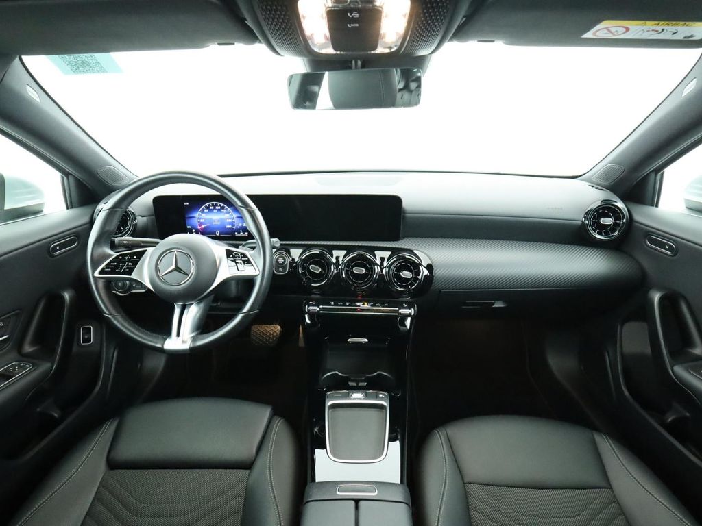 Mercedes-Benz A 180 2023