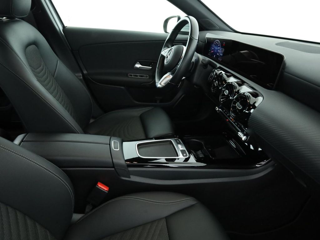 Mercedes-Benz A 180 2023