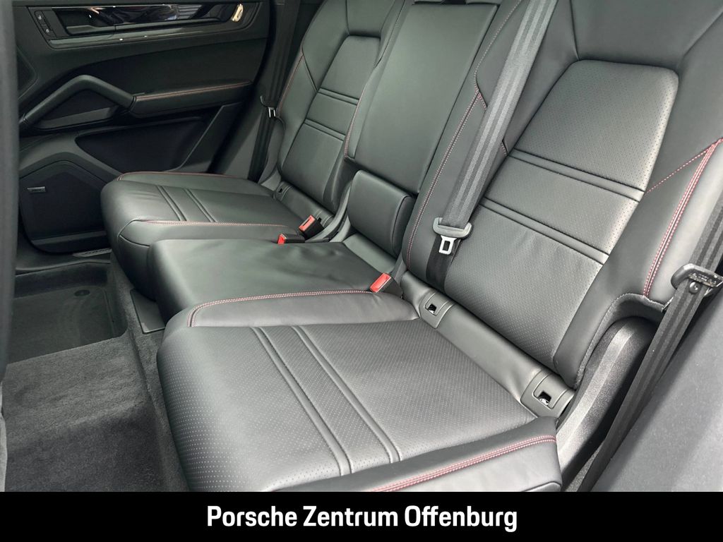Porsche Cayenne 2025
