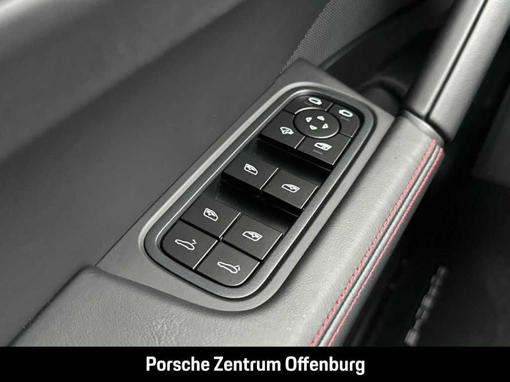 Porsche Cayenne 2025