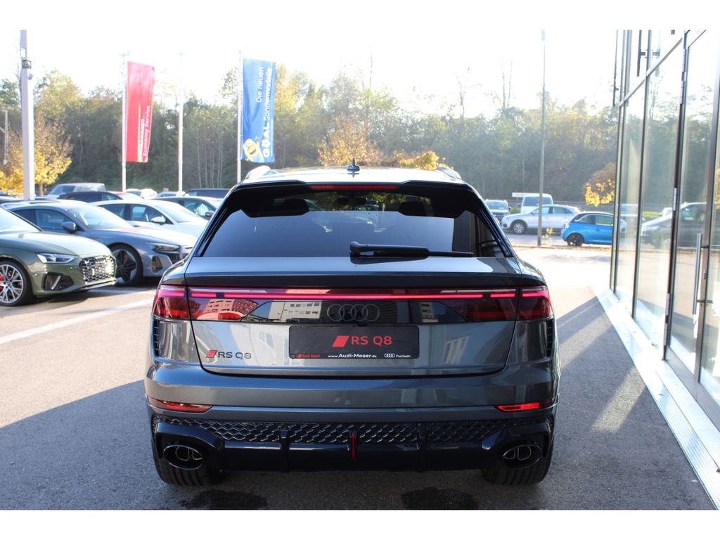 Audi RSQ8 2025