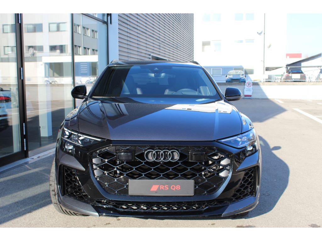 Audi RSQ8 2025