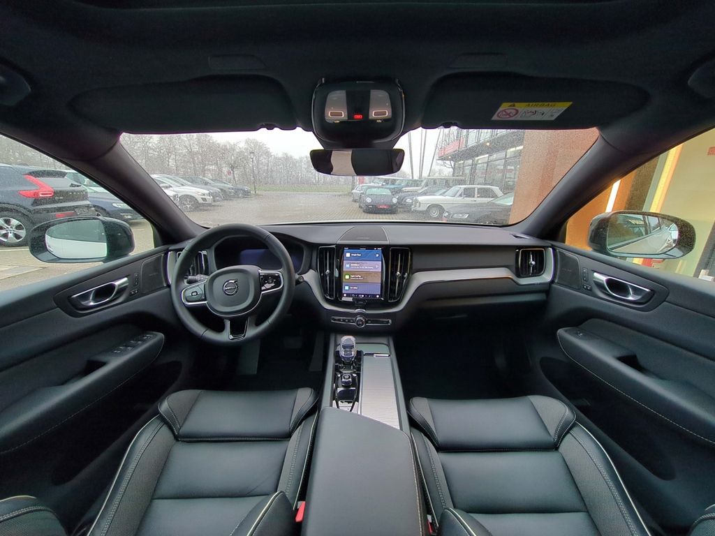 Volvo XC60 2025