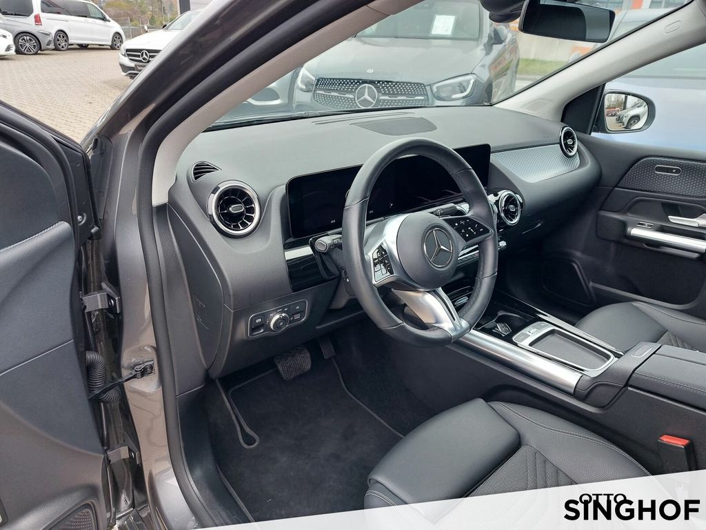 Mercedes-Benz B 220 2023