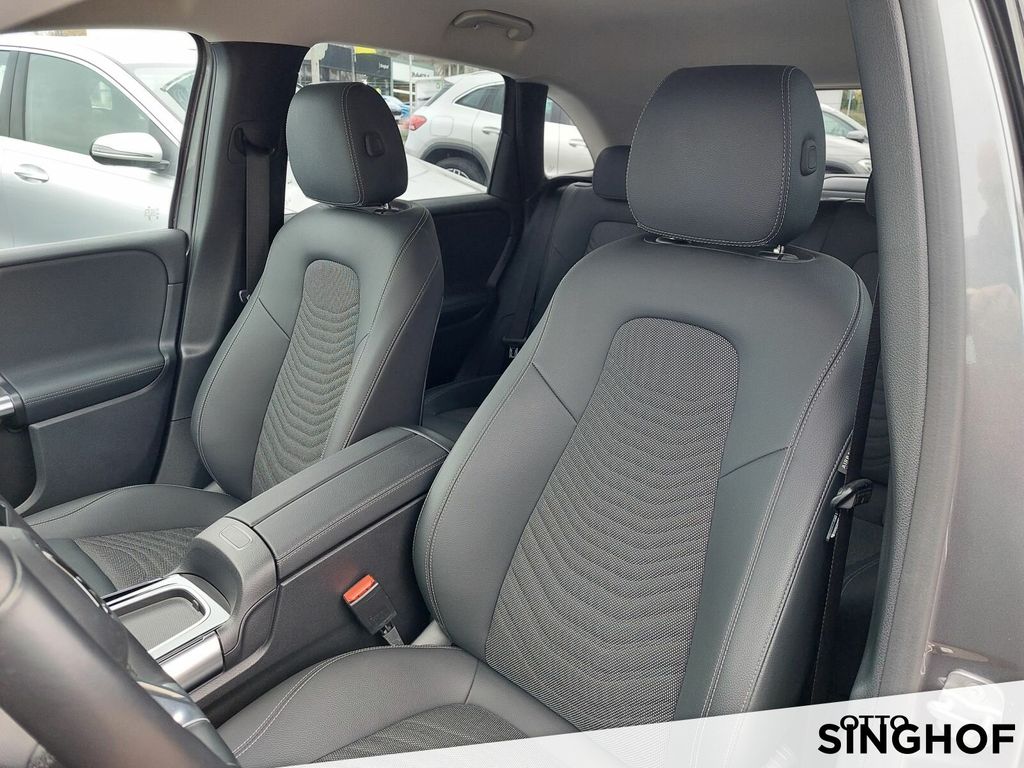 Mercedes-Benz B 220 2023