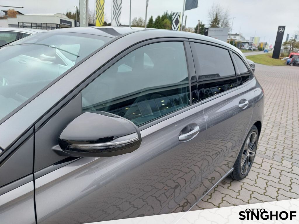 Mercedes-Benz B 220 2023