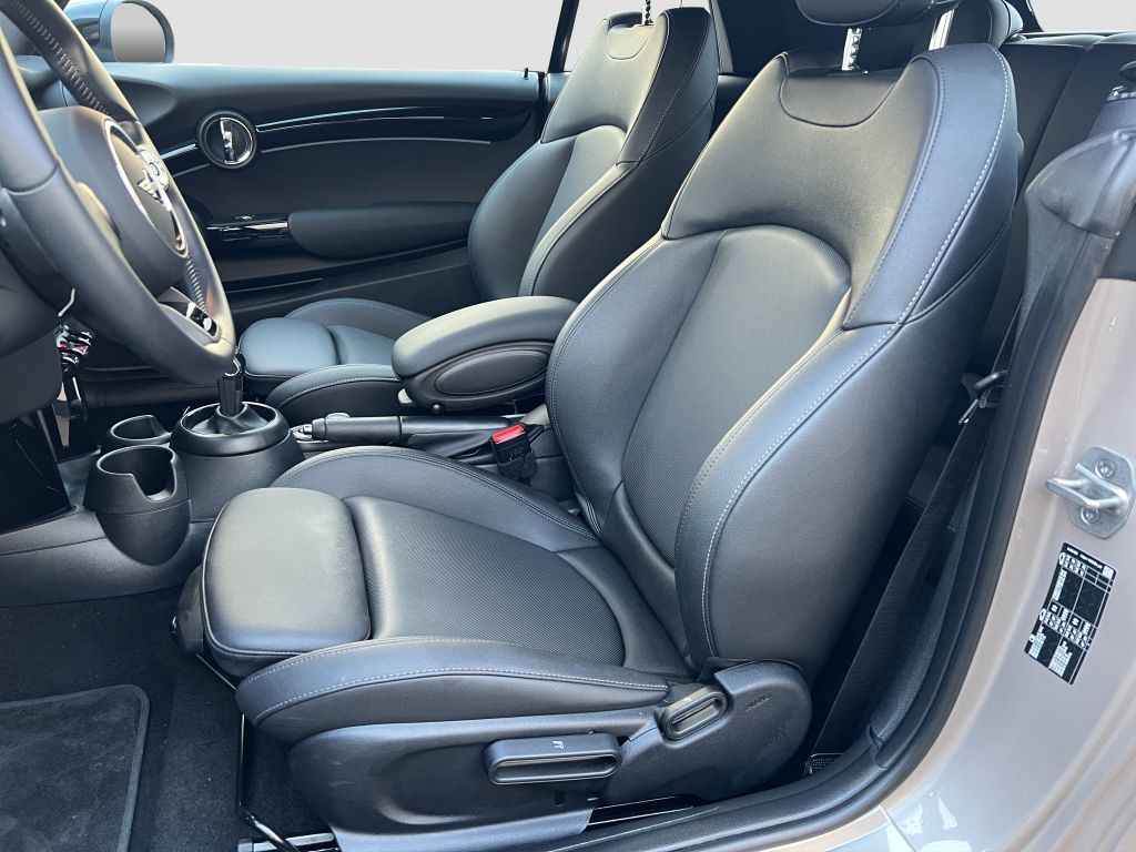 MINI Cooper Cabrio 2023