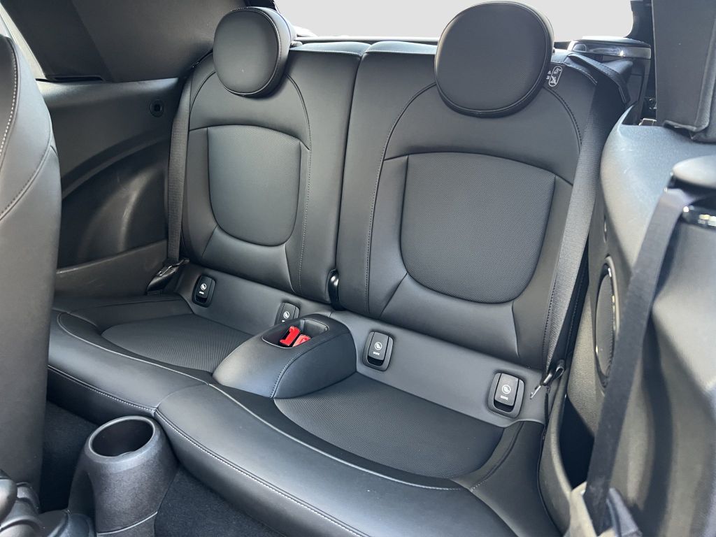 MINI Cooper Cabrio 2023