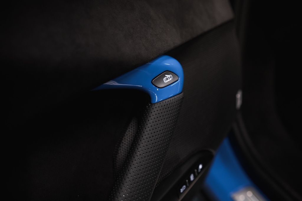 Ferrari 296 GTS 2025