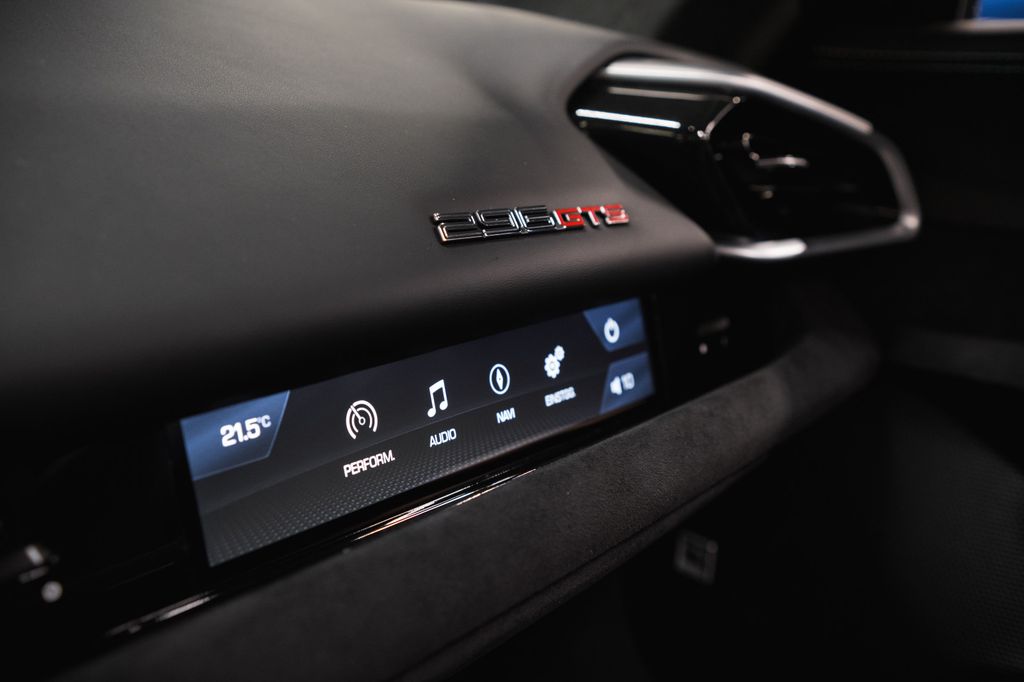 Ferrari 296 GTS 2025