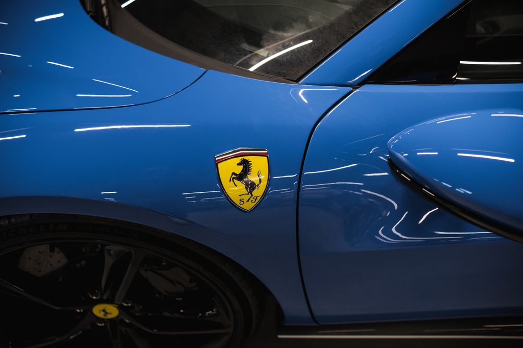 Ferrari 296 GTS 2025