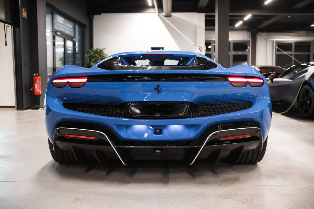 Ferrari 296 GTS 2025