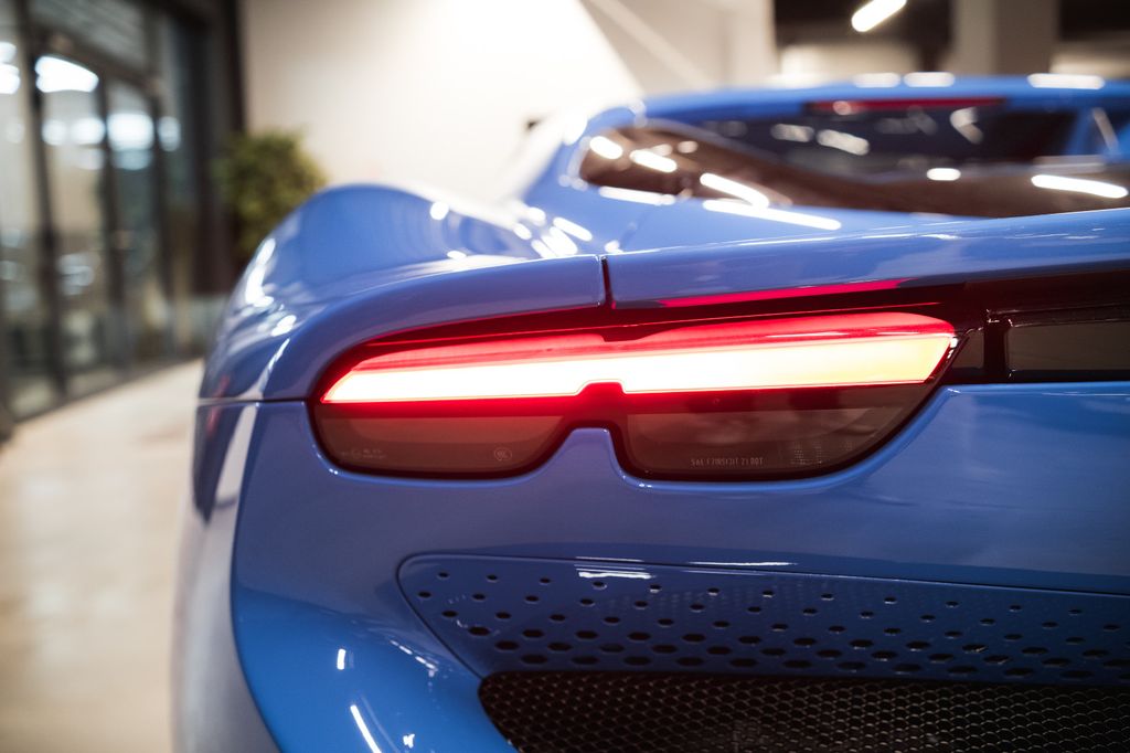 Ferrari 296 GTS 2025