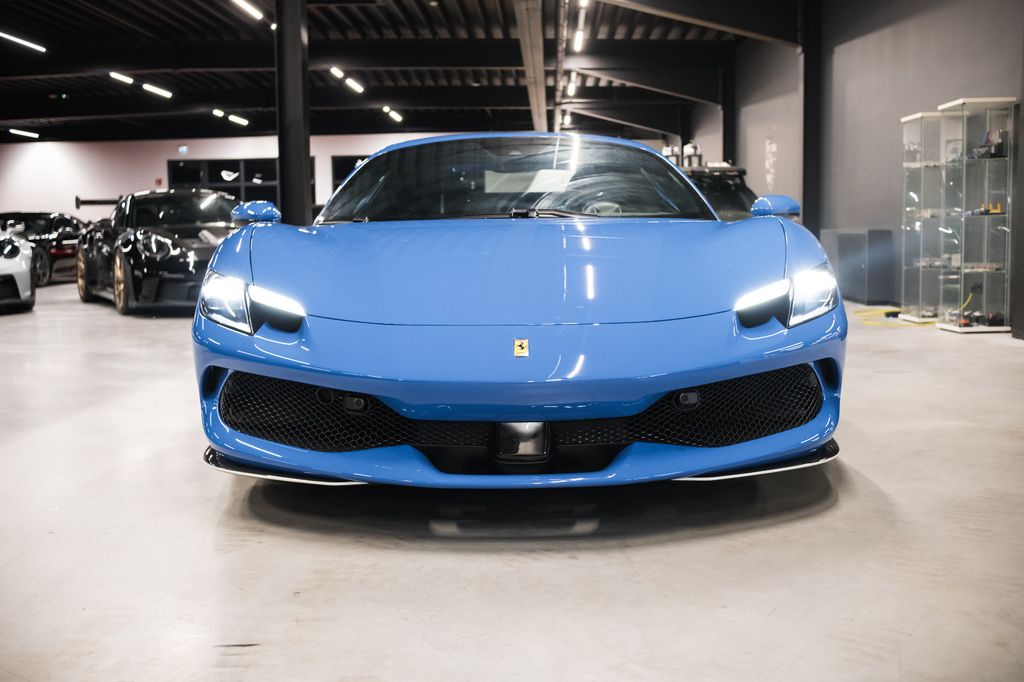 Ferrari 296 GTS 2025