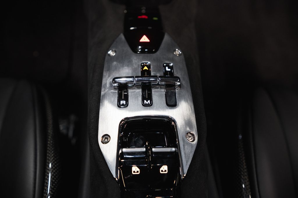 Ferrari 296 GTS 2025