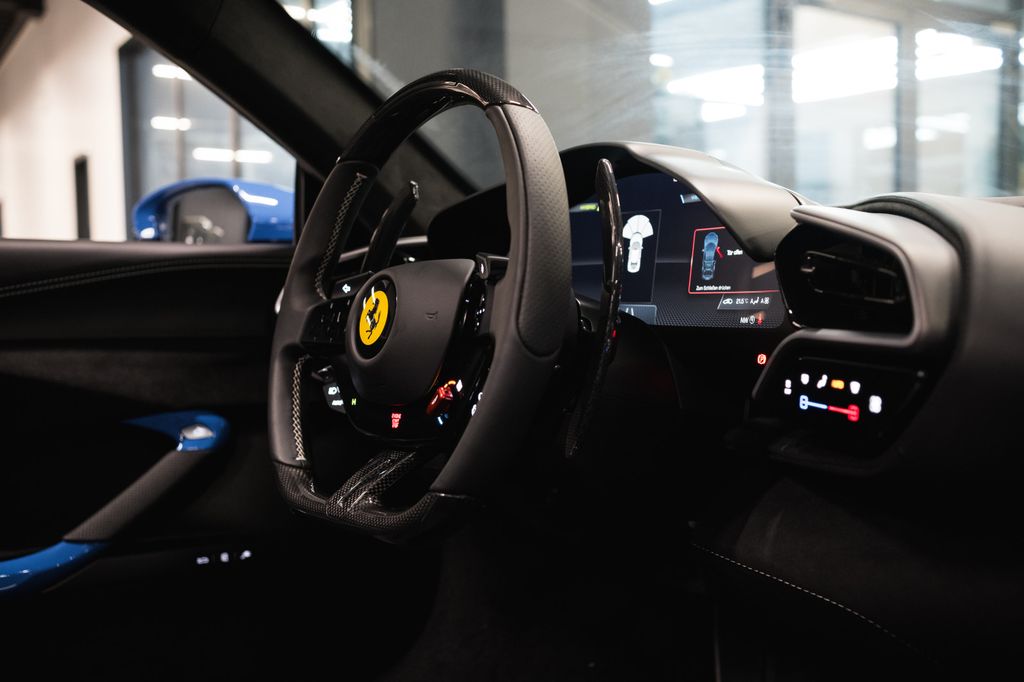 Ferrari 296 GTS 2025