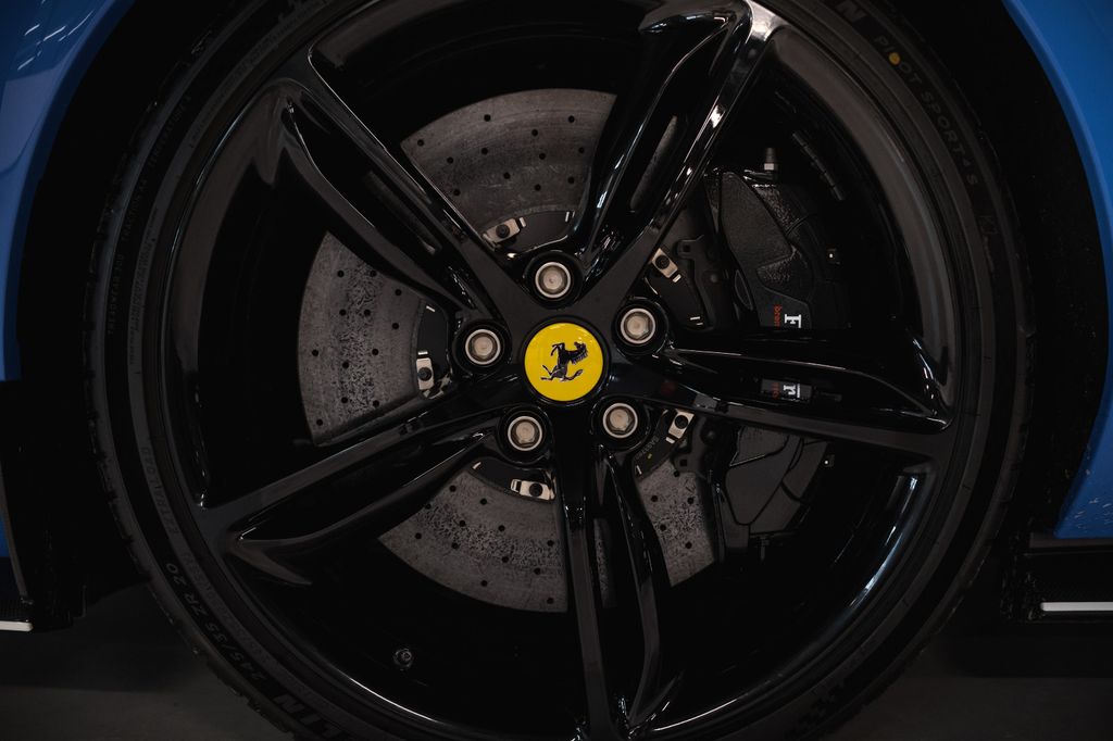 Ferrari 296 GTS 2025