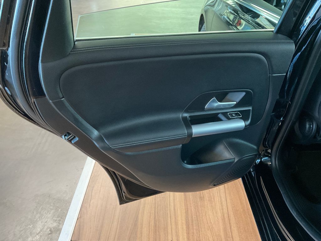 Mercedes-Benz B 250 2024