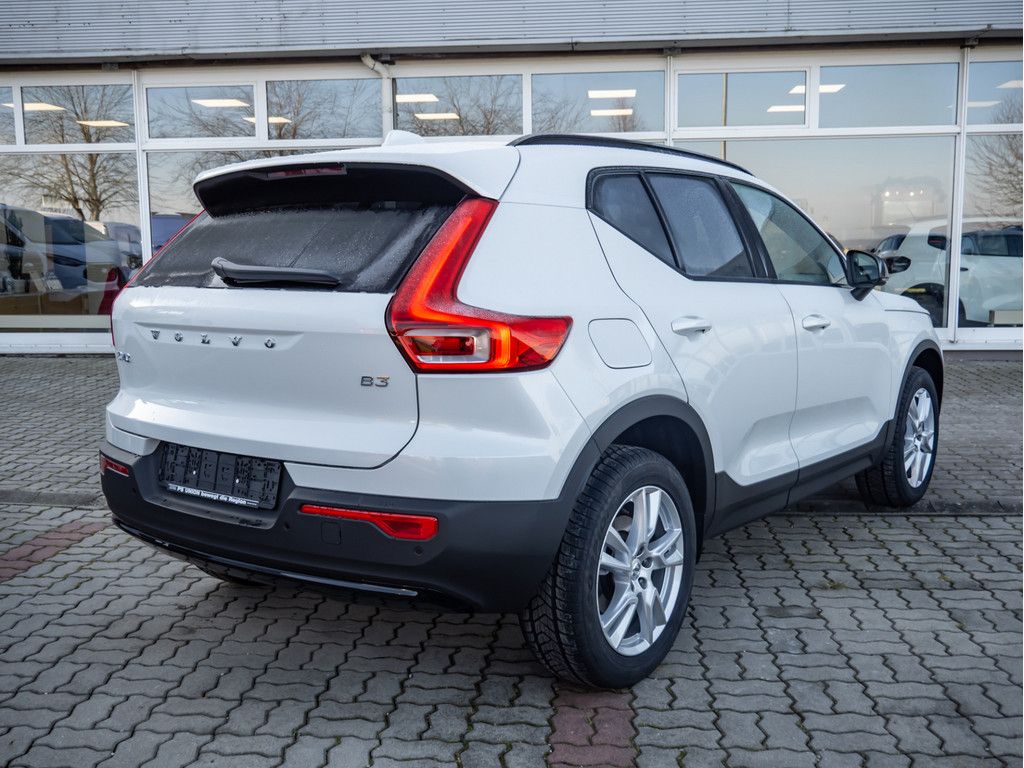 Volvo XC40 2025