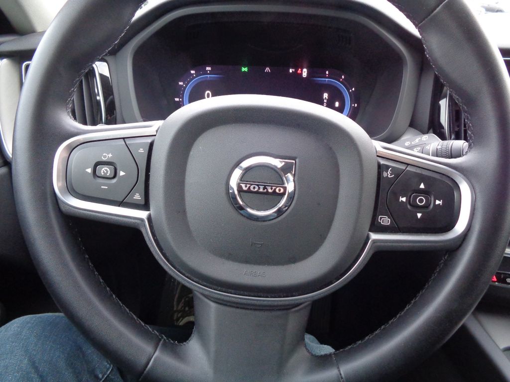 Volvo XC60 2022