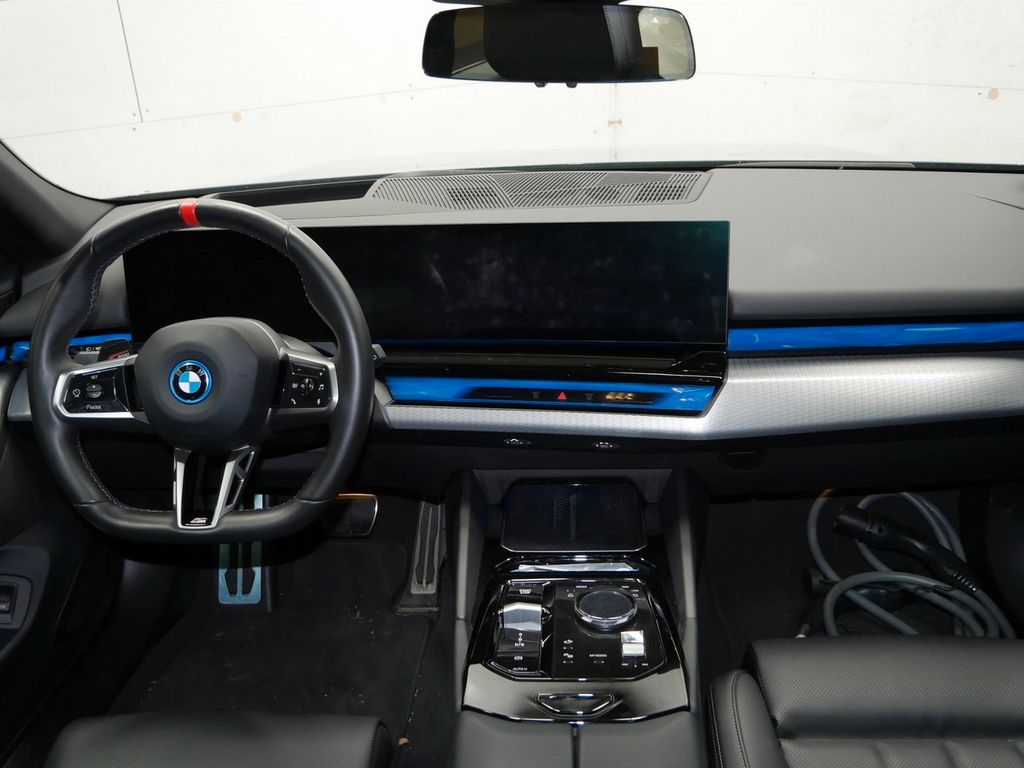 BMW i5 2024