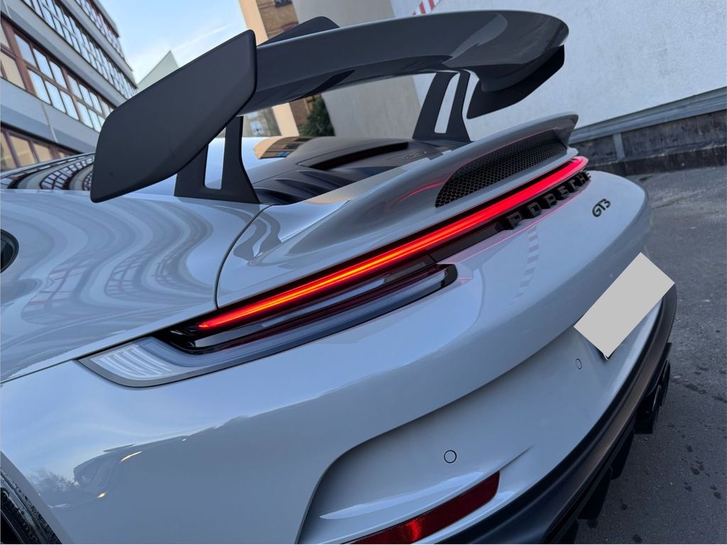 Porsche 992 2023