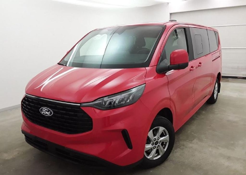 Ford Tourneo Custom 2025