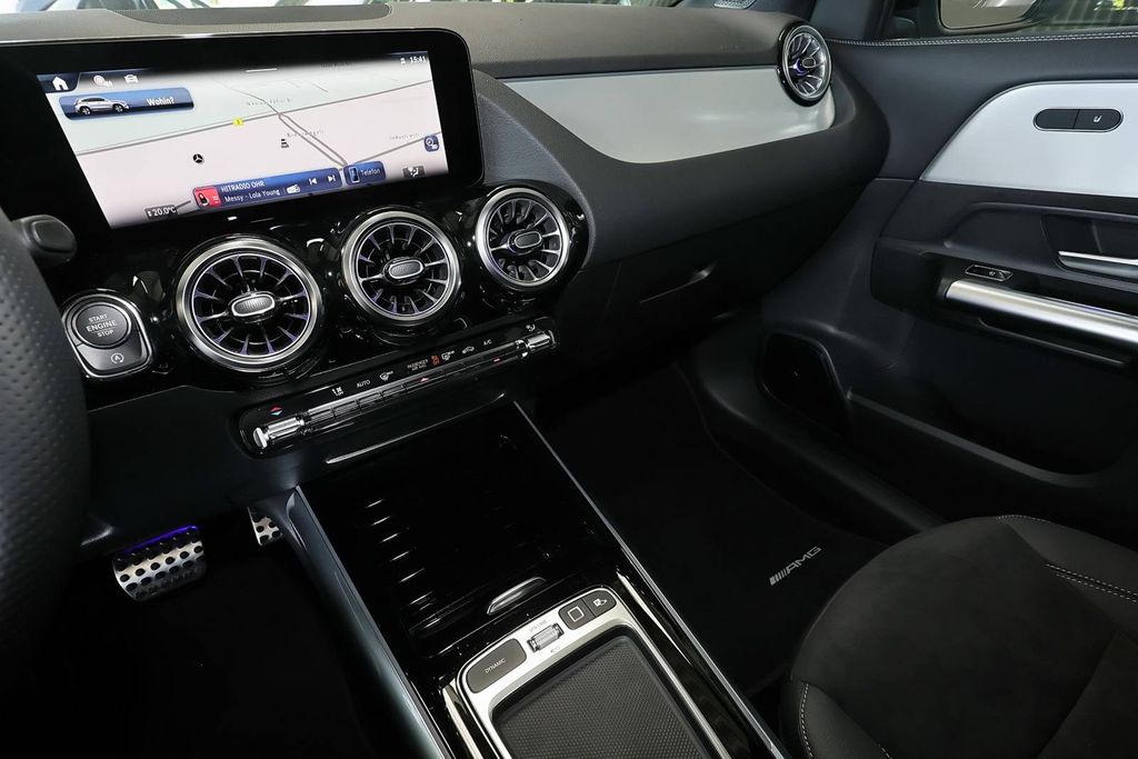 Mercedes-Benz GLA 200 2025