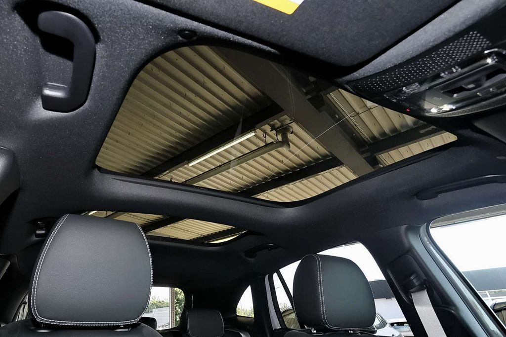 Mercedes-Benz GLA 200 2025