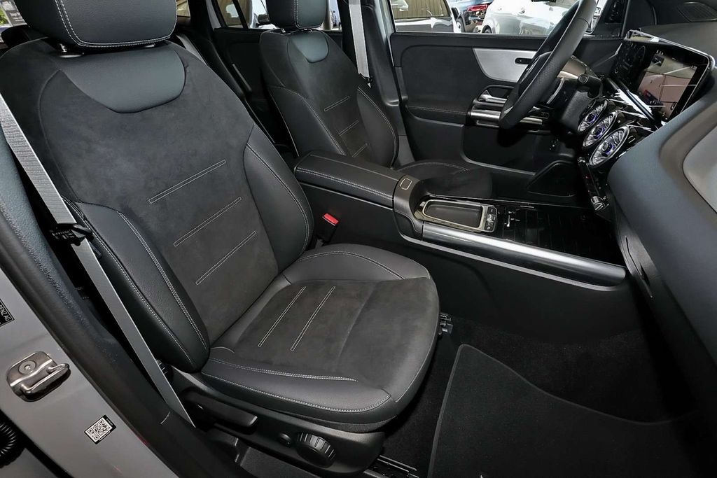 Mercedes-Benz GLA 200 2025