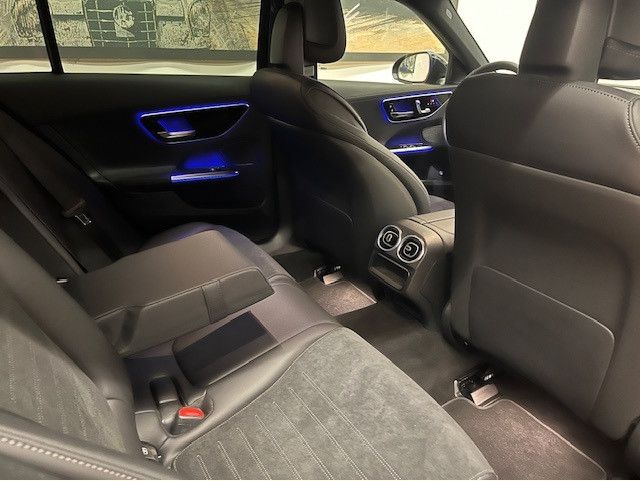 Mercedes-Benz C 300 2025