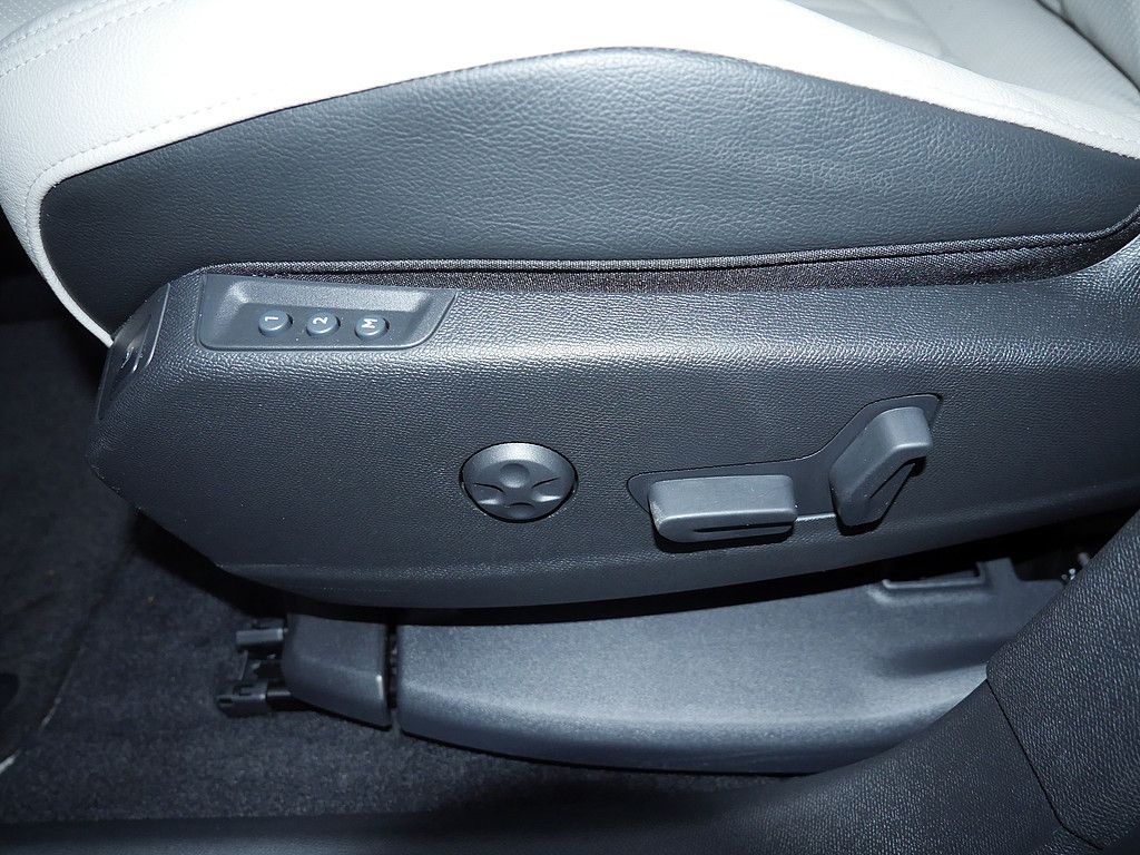 DS Automobiles DS7 (Crossback) 2023