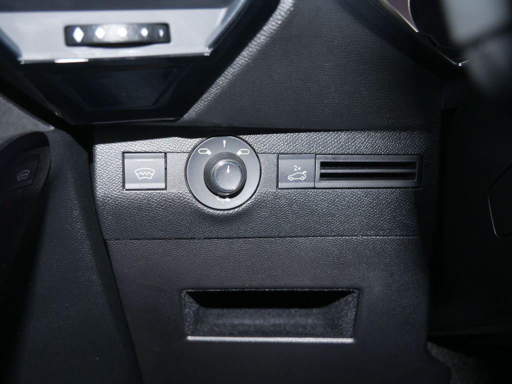 DS Automobiles DS7 (Crossback) 2023