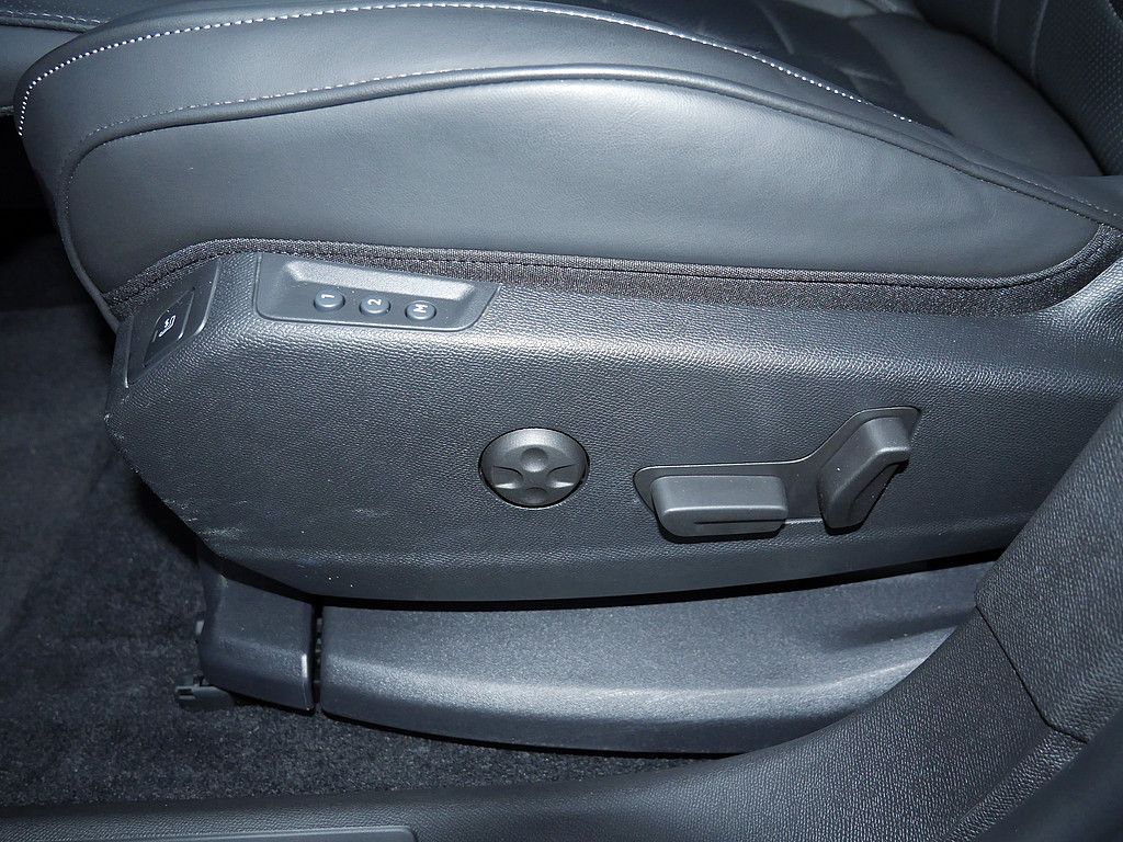 DS Automobiles DS7 (Crossback) 2023