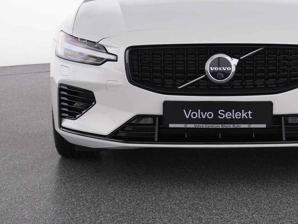 Volvo V60 2025