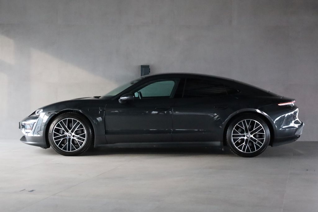 Porsche Taycan 2023