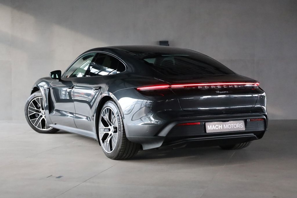 Porsche Taycan 2023