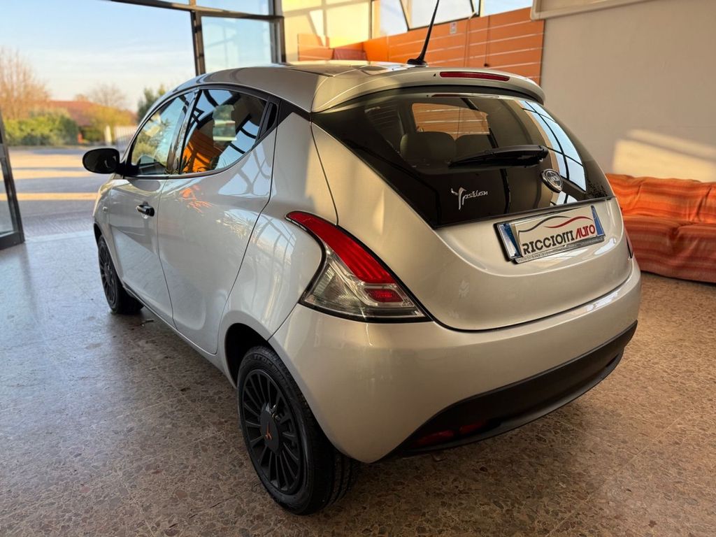 Lancia Ypsilon 2021