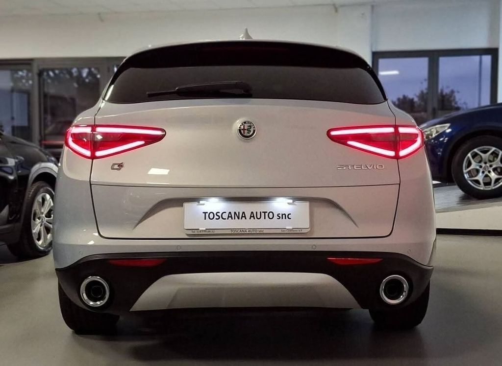 Alfa Romeo Stelvio 2021
