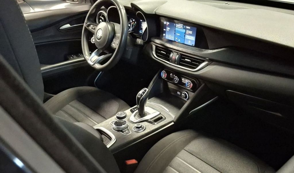 Alfa Romeo Stelvio 2021