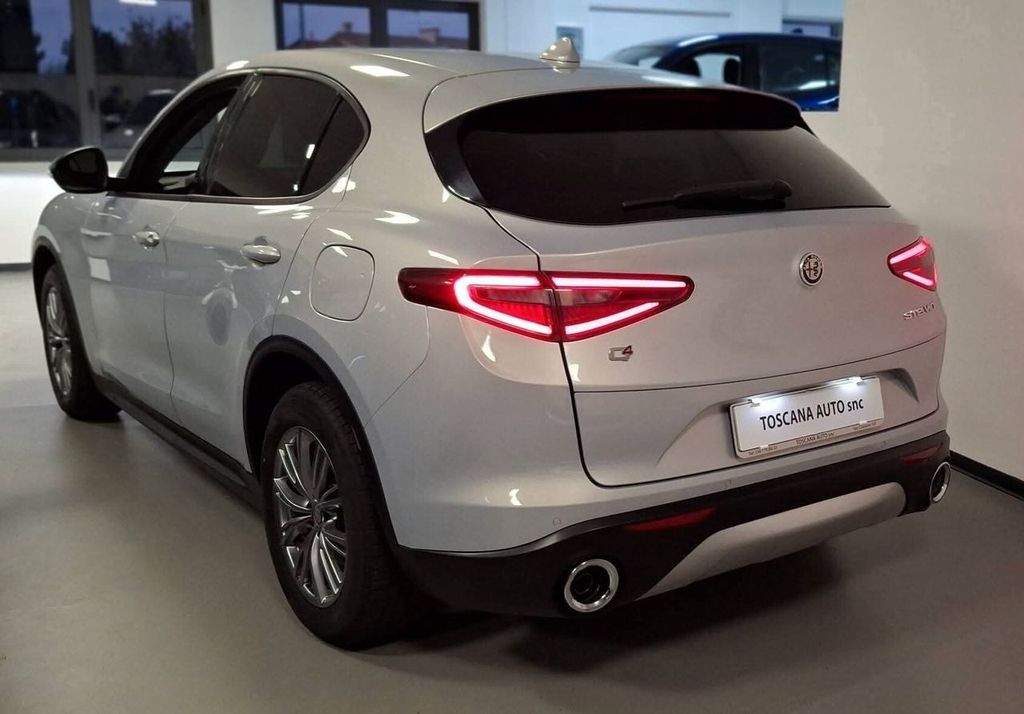 Alfa Romeo Stelvio 2021