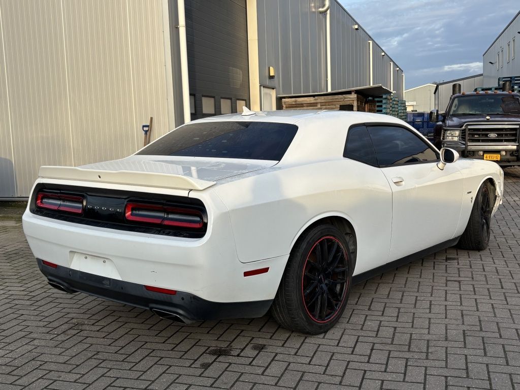 Dodge Challenger 2016