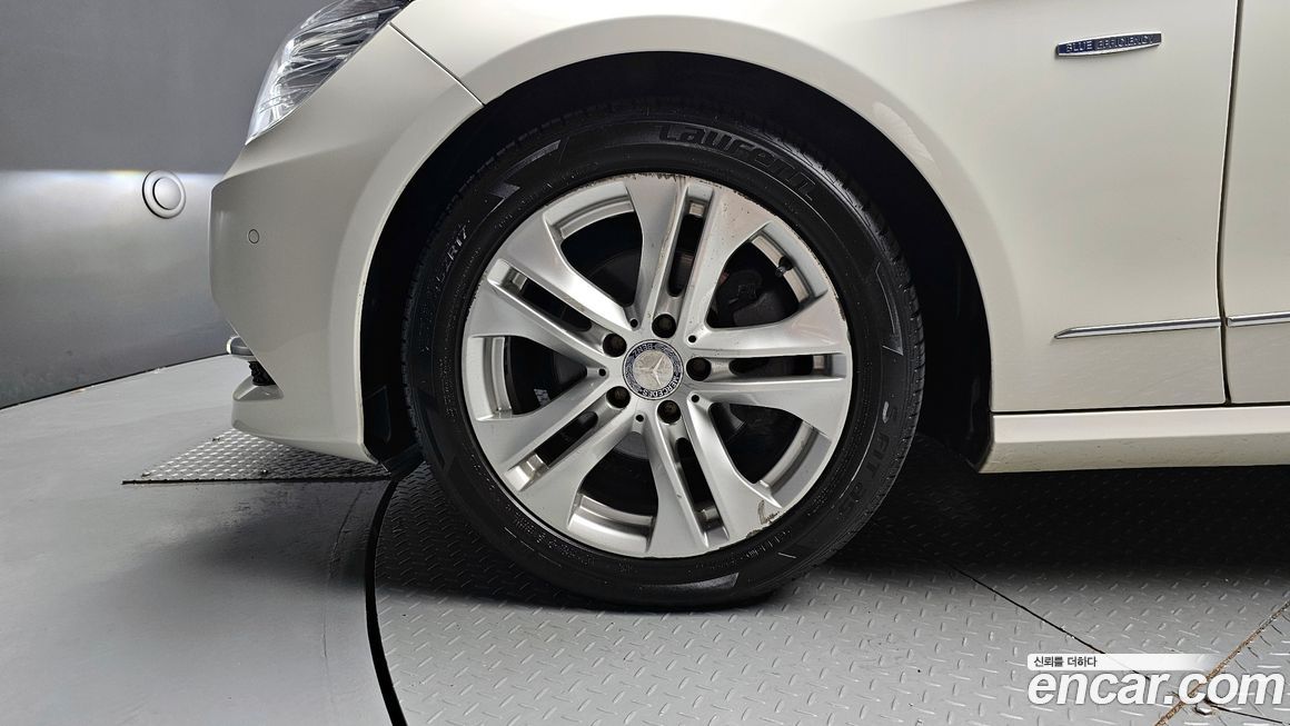 Mercedes-Benz E-Class 2010