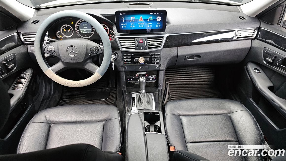 Mercedes-Benz E-Class 2010
