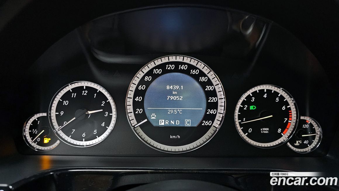 Mercedes-Benz E-Class 2010