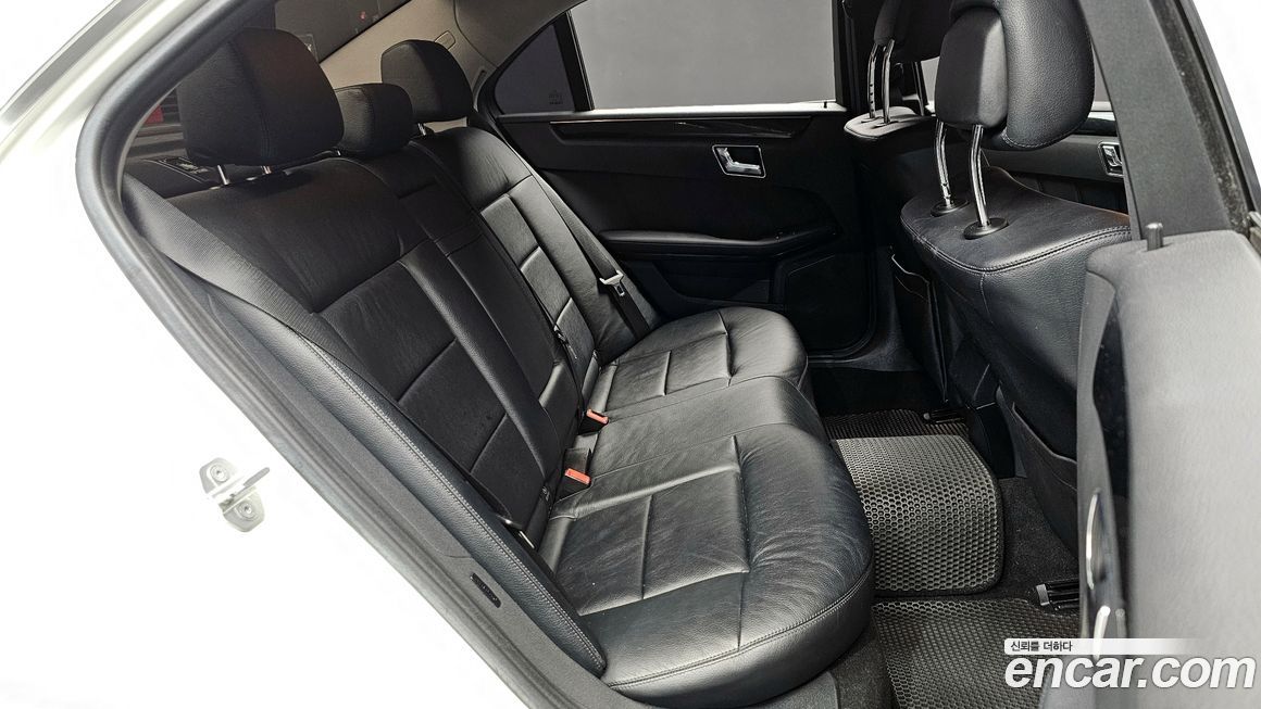 Mercedes-Benz E-Class 2010